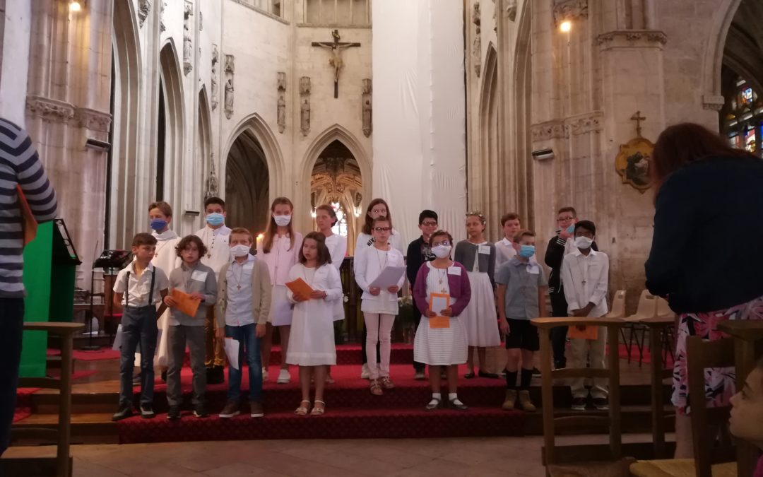 Première communion des élèves de l’école.